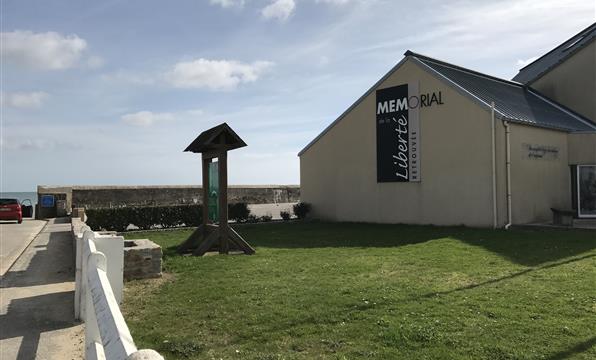 Mémorial de Quinéville près de notre hôtel à Quineville en Normandie